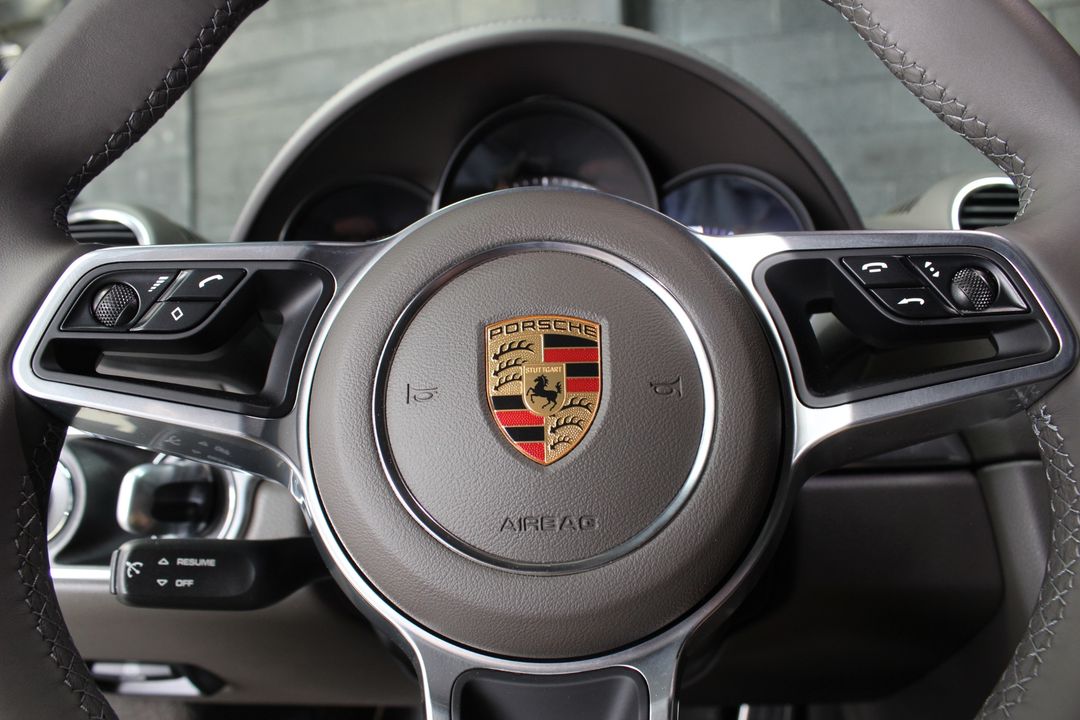 2022 Porsche 718 Cayman