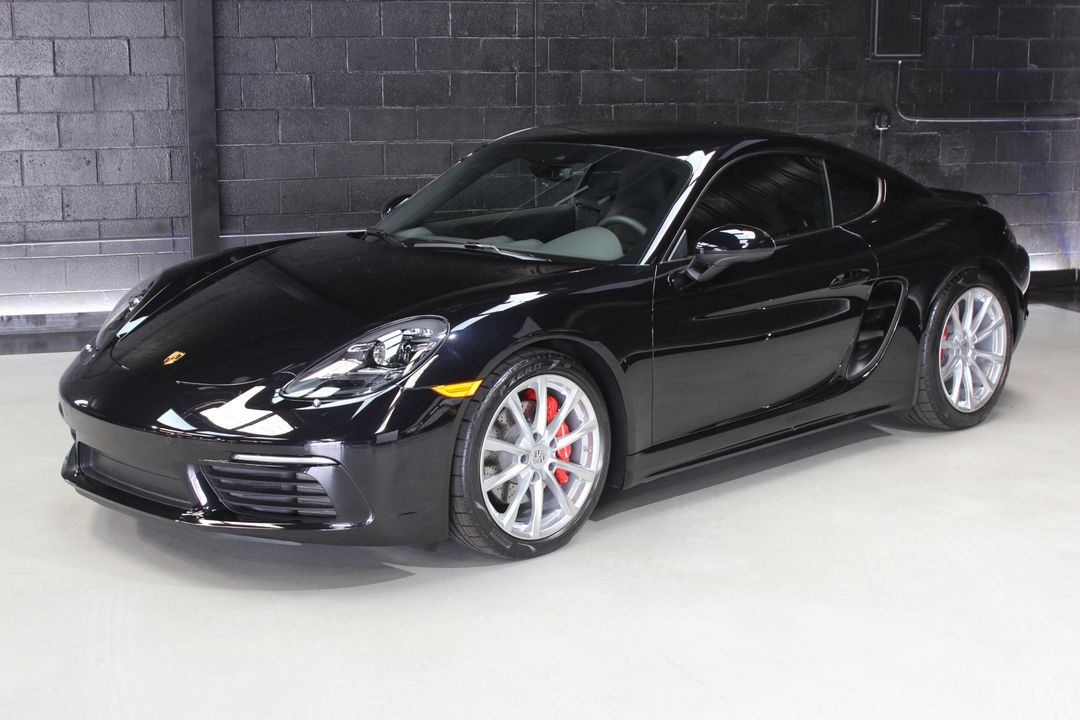2022 Porsche 718 Cayman