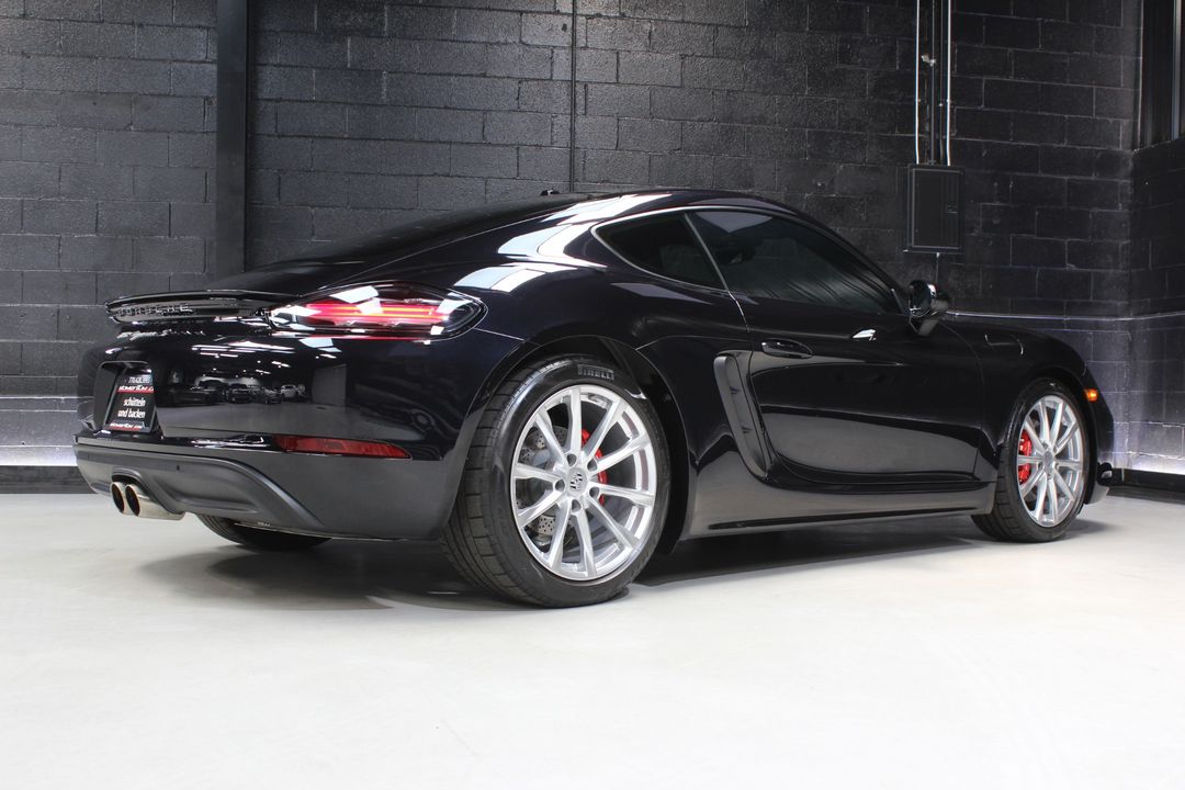 2022 Porsche 718 Cayman