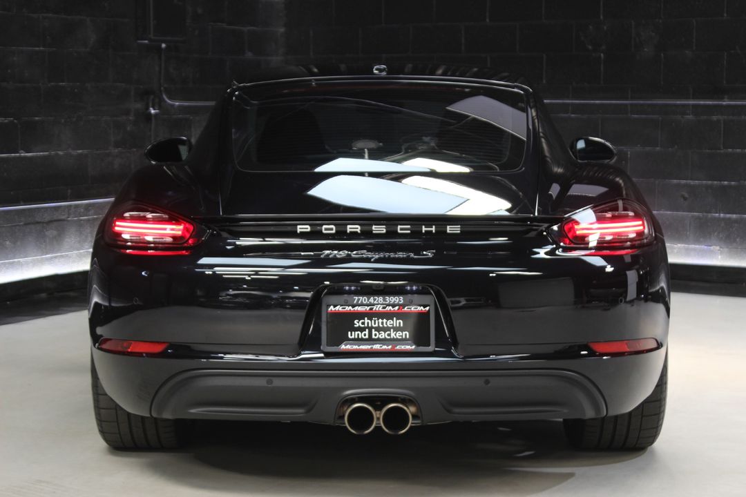 2022 Porsche 718 Cayman