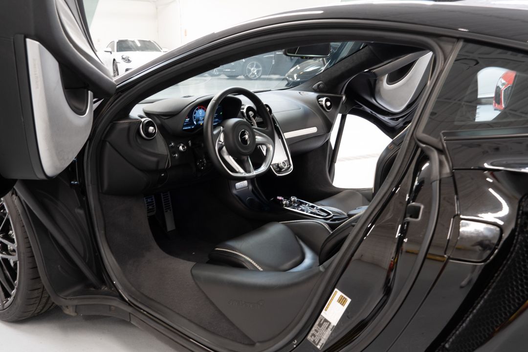 2022 McLaren GT