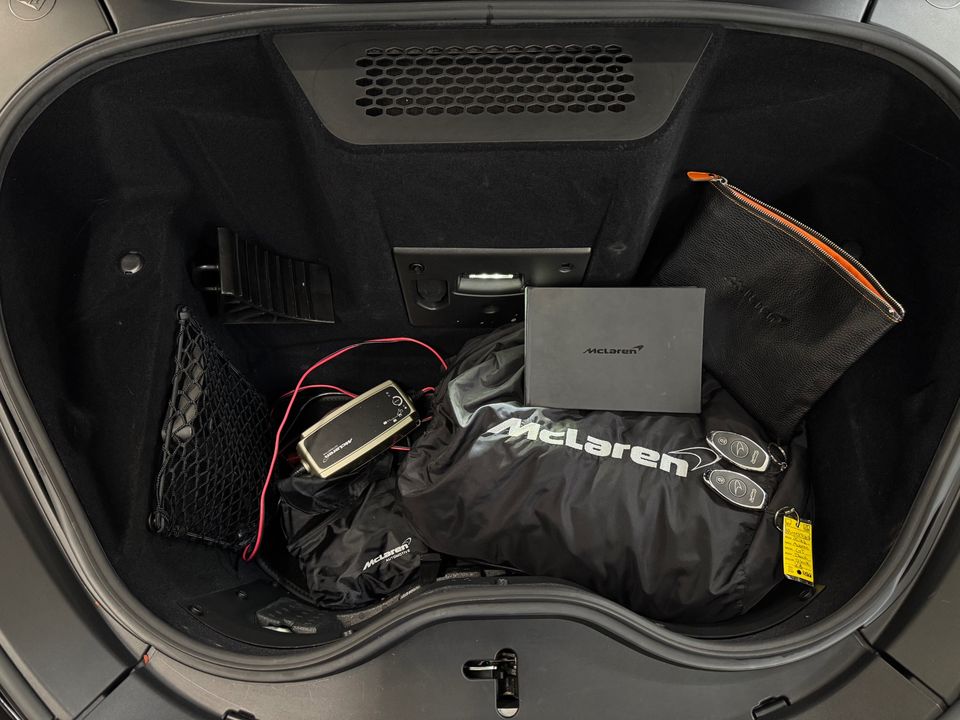 2022 McLaren GT