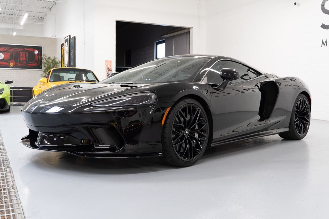 2022 McLaren GT