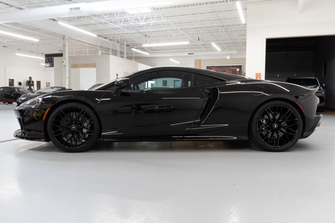 2022 McLaren GT