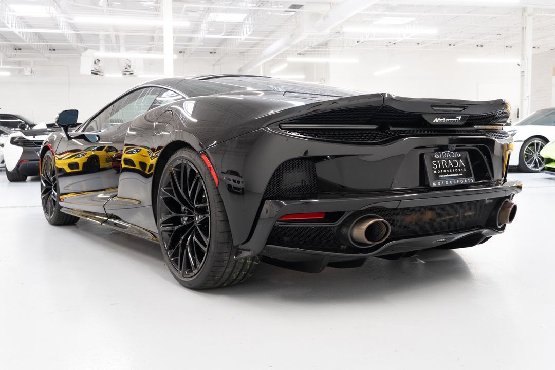 2022 McLaren GT
