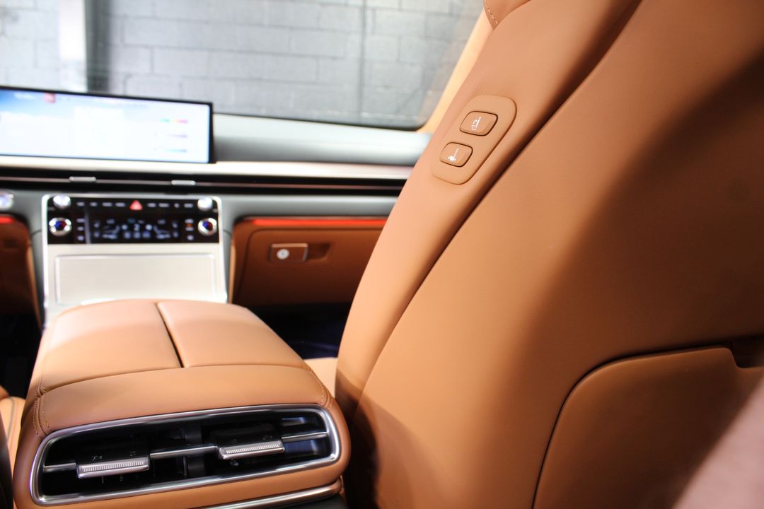 2025 Genesis GV80