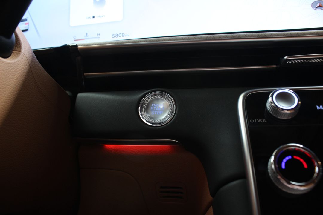 2025 Genesis GV80