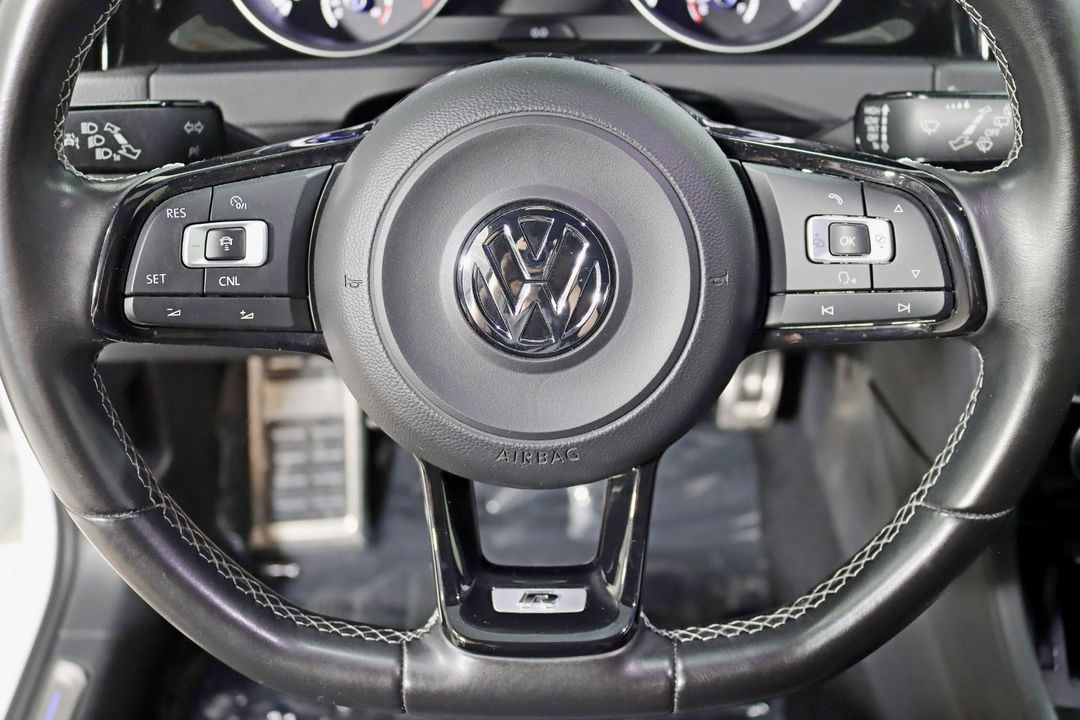 2017 Volkswagen Golf R