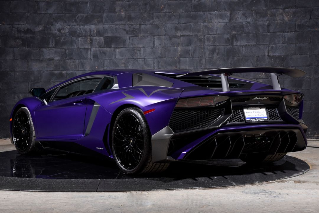 2016 Lamborghini Aventador