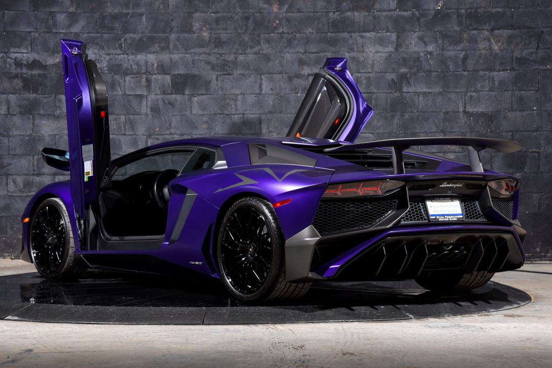 2016 Lamborghini Aventador