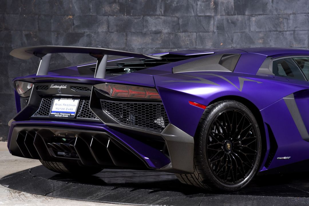 2016 Lamborghini Aventador