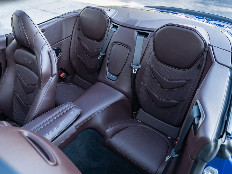 2020 Aston Martin DBS