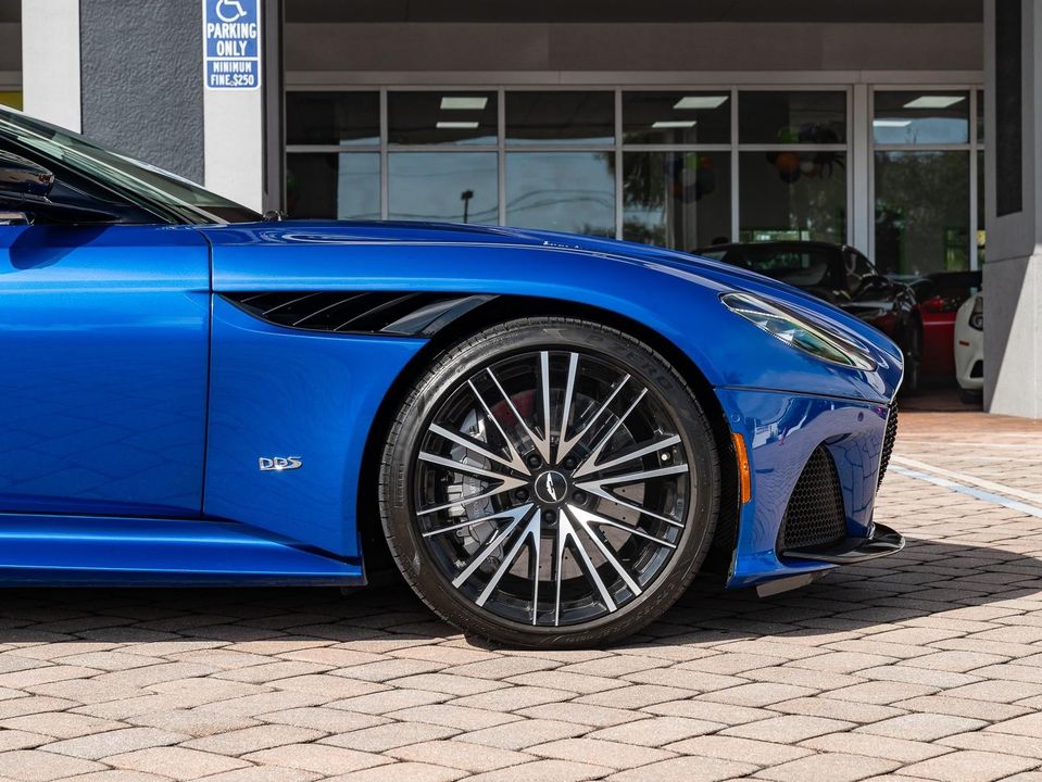 2020 Aston Martin DBS