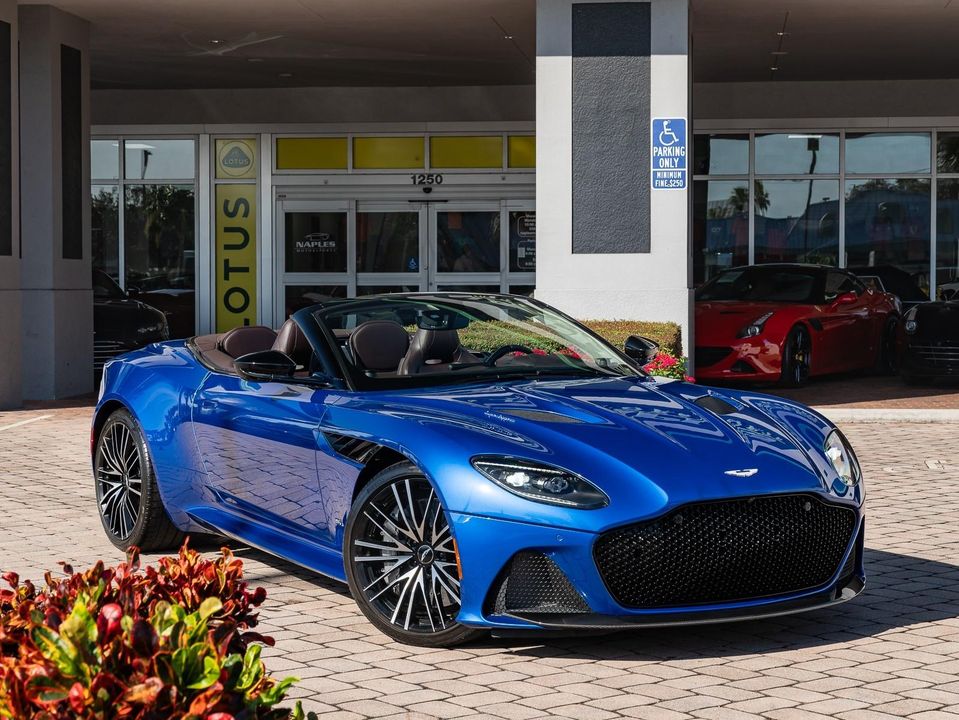 2020 Aston Martin DBS