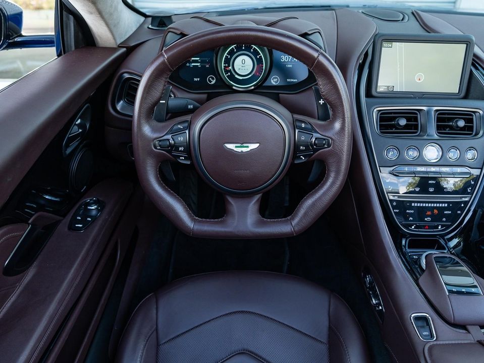 2020 Aston Martin DBS