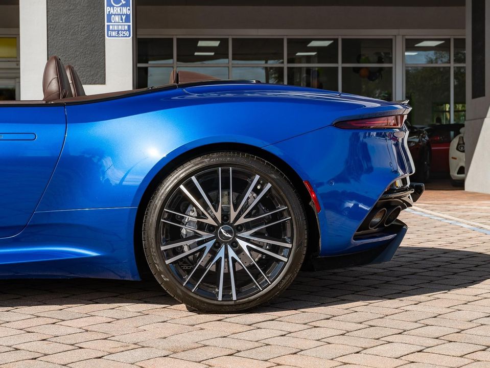 2020 Aston Martin DBS