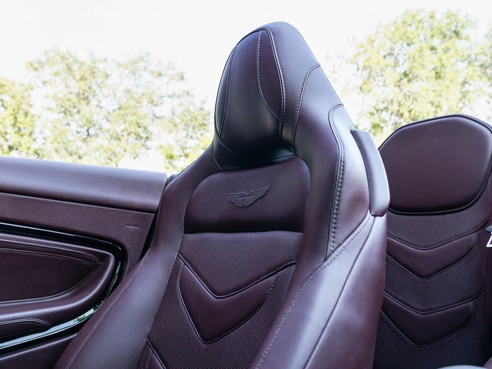 2020 Aston Martin DBS