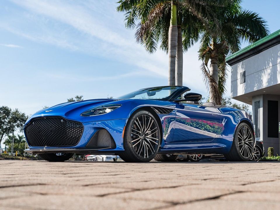 2020 Aston Martin DBS