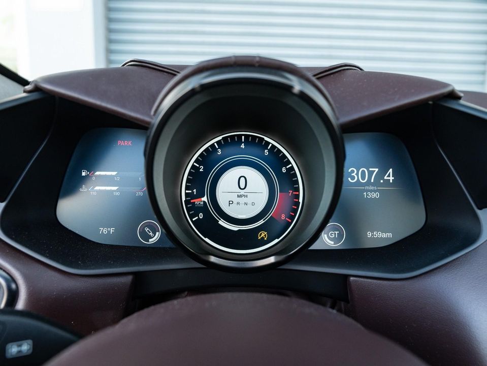 2020 Aston Martin DBS