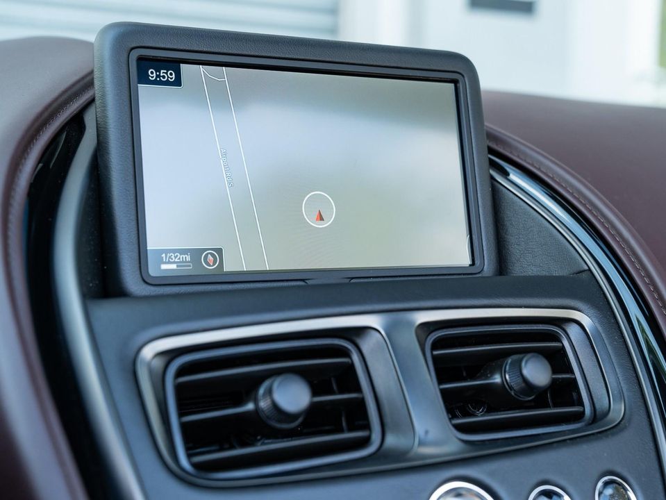 2020 Aston Martin DBS