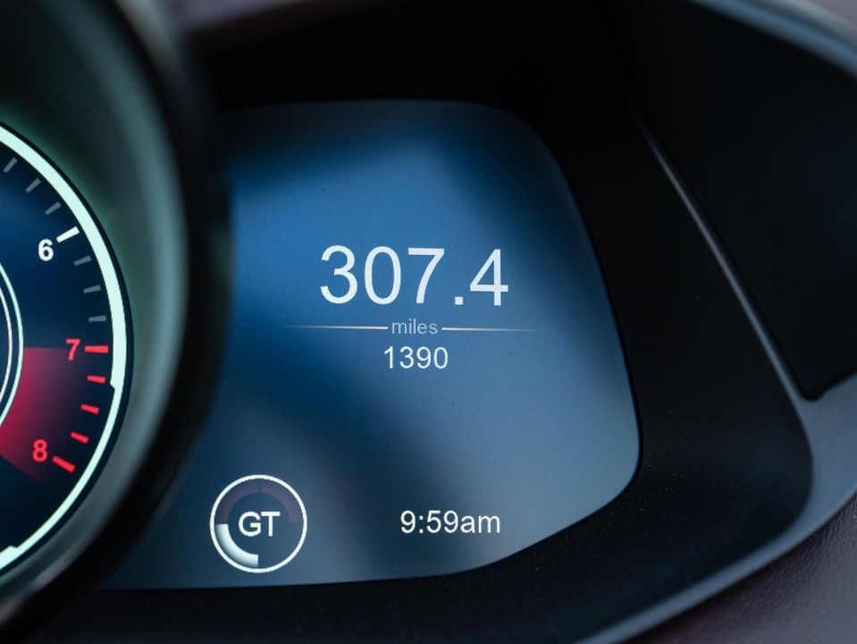 2020 Aston Martin DBS