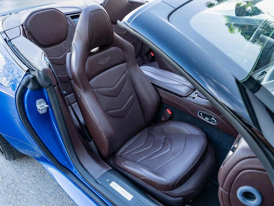 2020 Aston Martin DBS