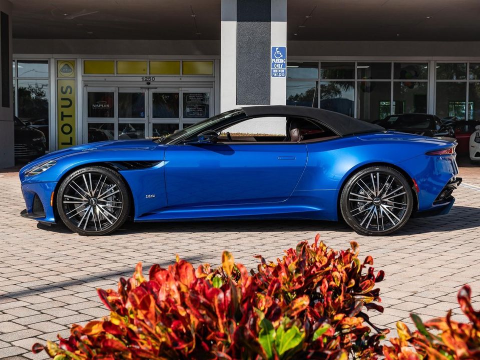 2020 Aston Martin DBS