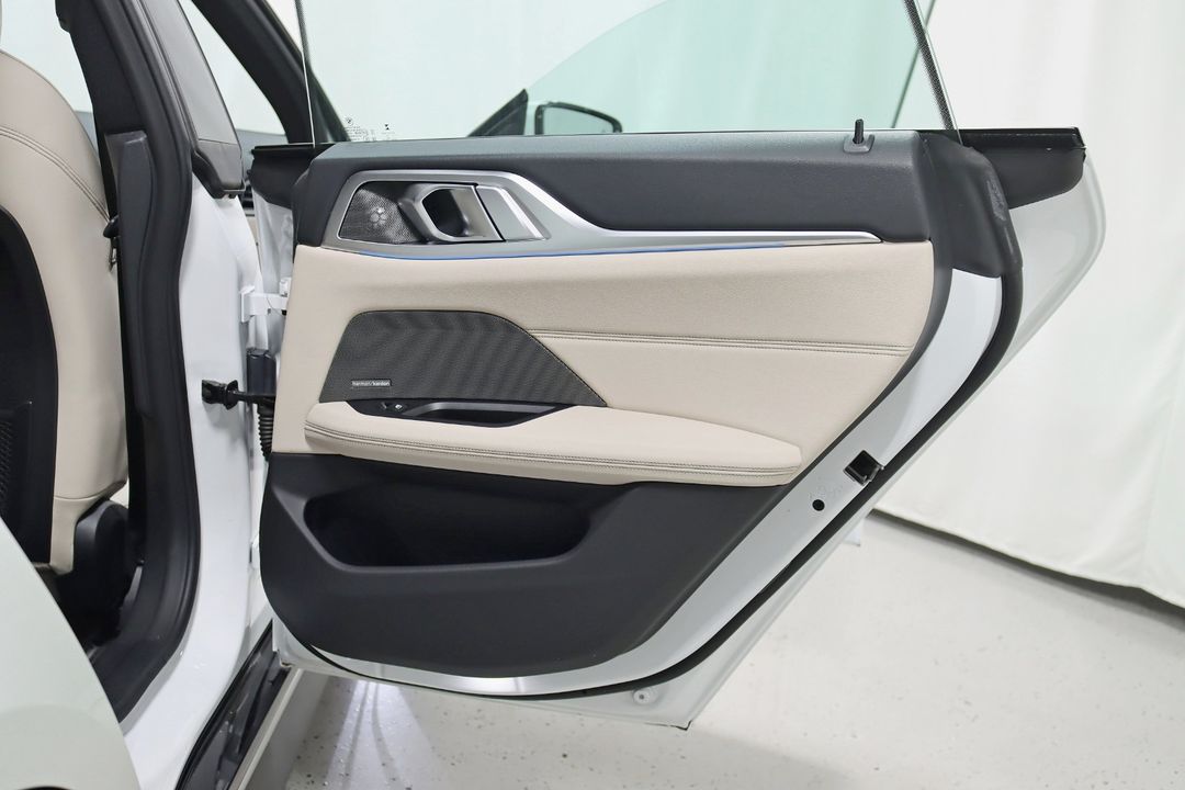2022 BMW i4