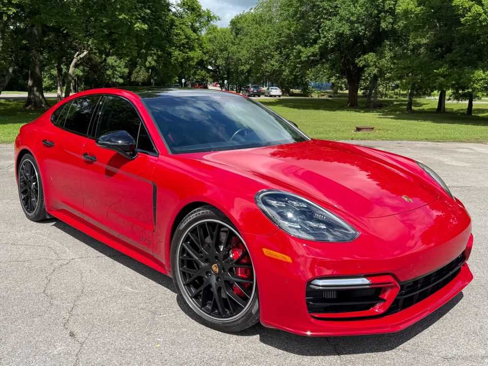 2022 Porsche Panamera