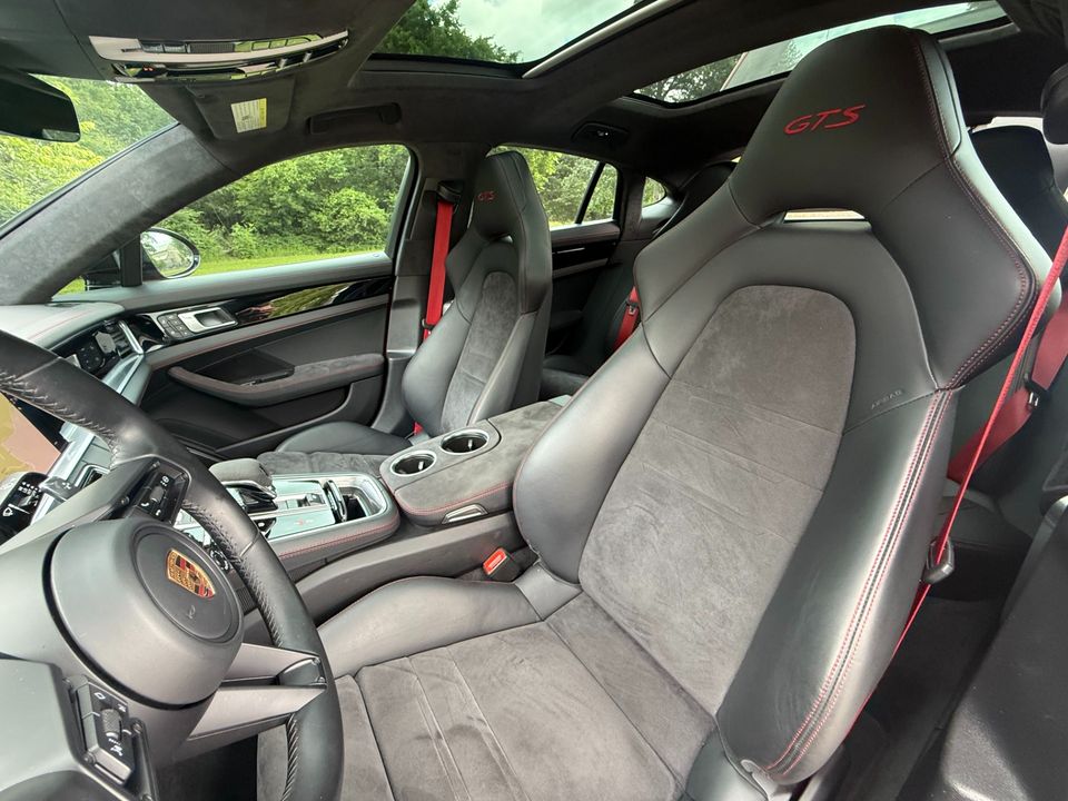2022 Porsche Panamera