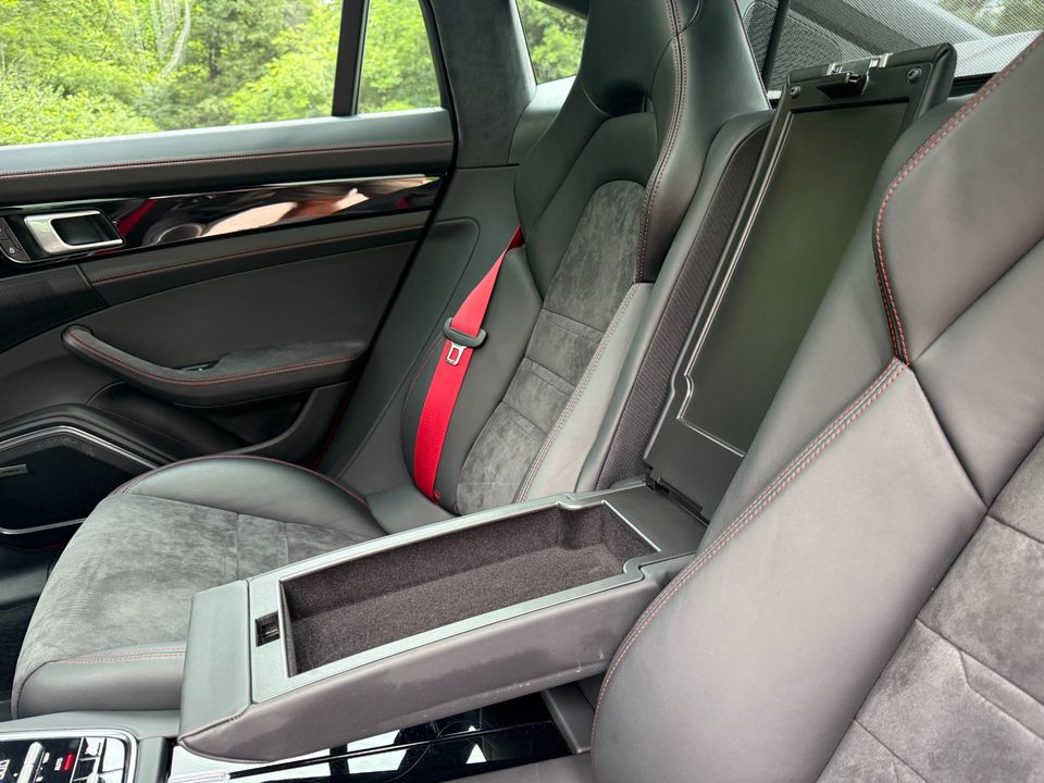 2022 Porsche Panamera