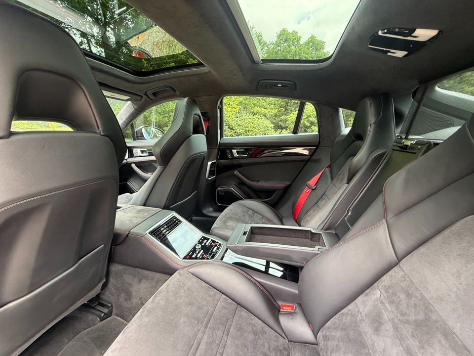 2022 Porsche Panamera