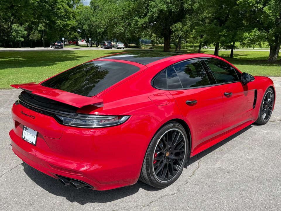 2022 Porsche Panamera