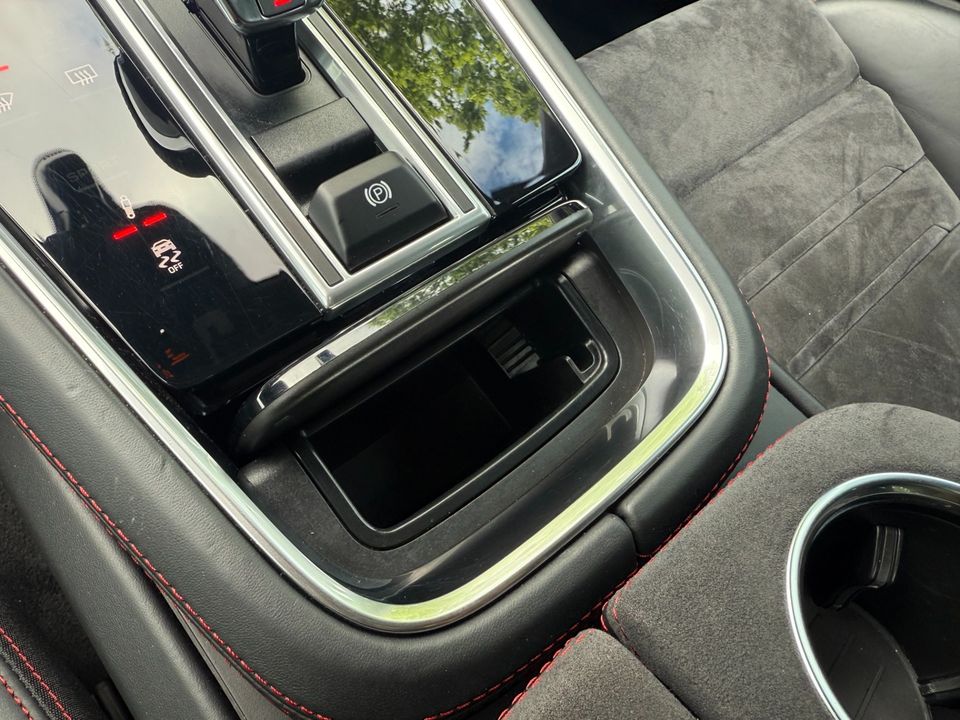 2022 Porsche Panamera