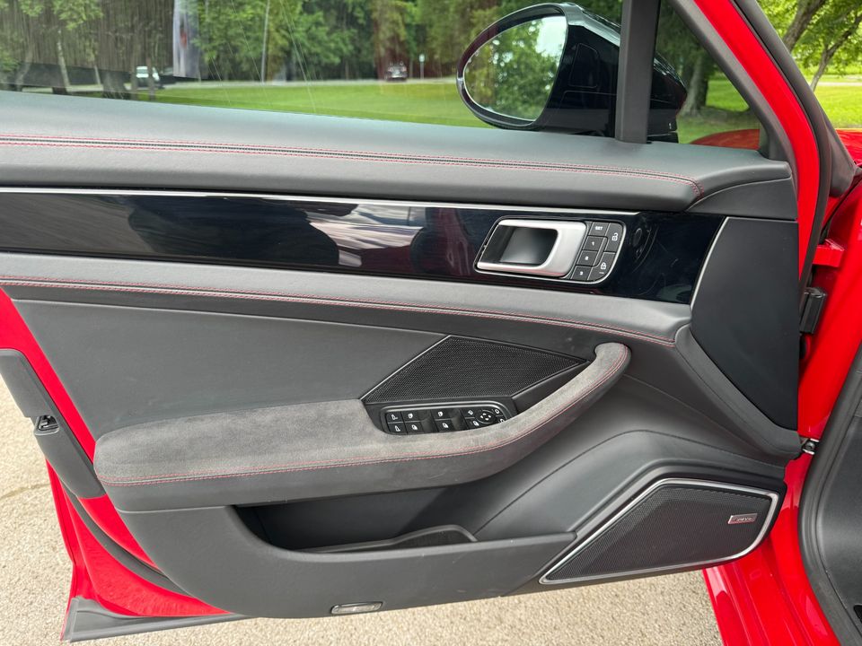 2022 Porsche Panamera