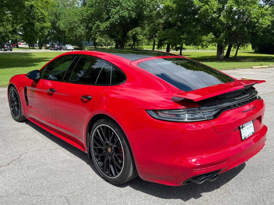 2022 Porsche Panamera