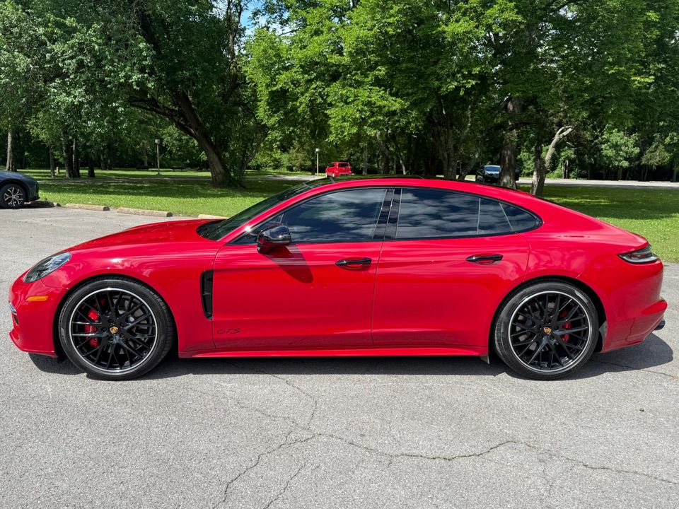 2022 Porsche Panamera