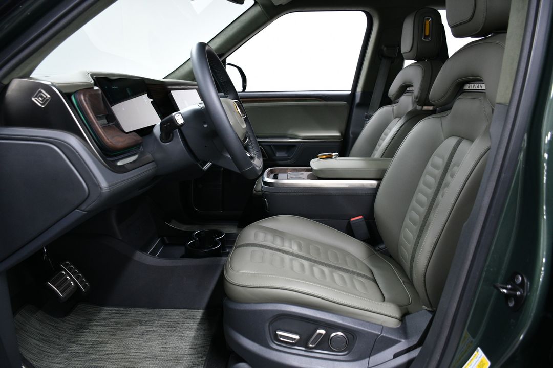 2023 Rivian R1S