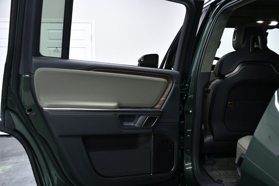 2023 Rivian R1S