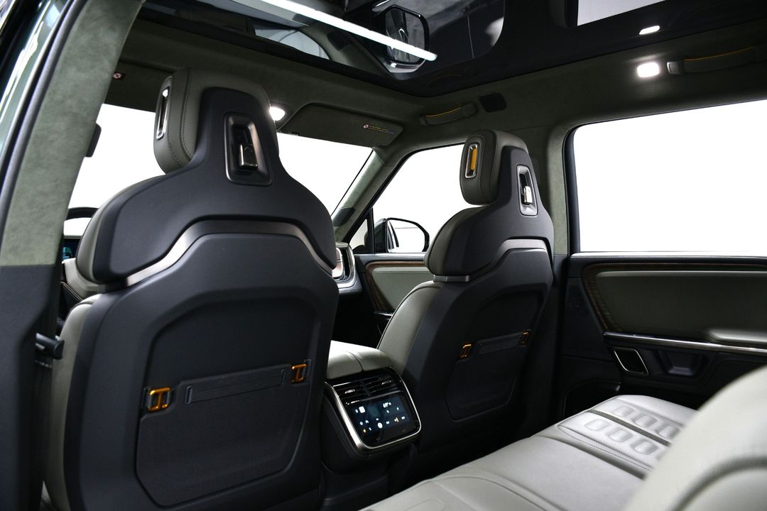 2023 Rivian R1S