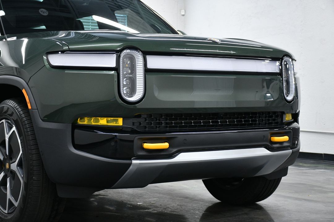 2023 Rivian R1S