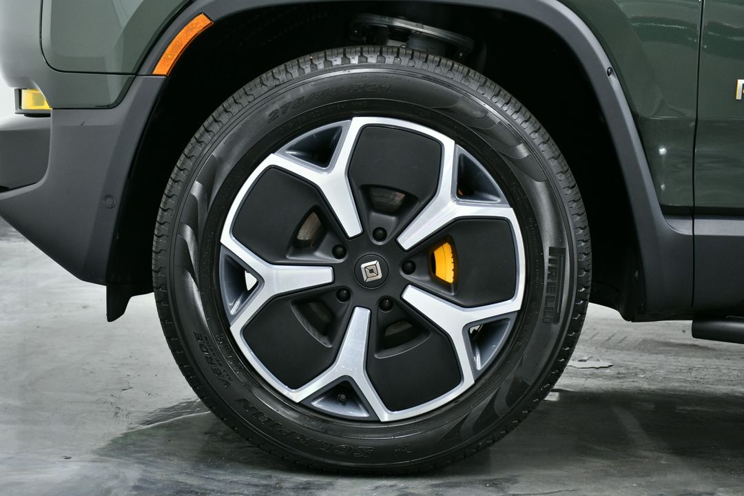 2023 Rivian R1S