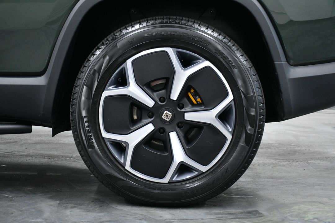 2023 Rivian R1S