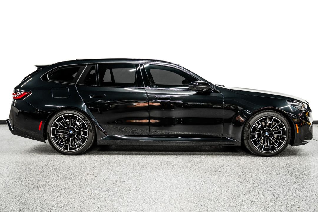2025 BMW M5