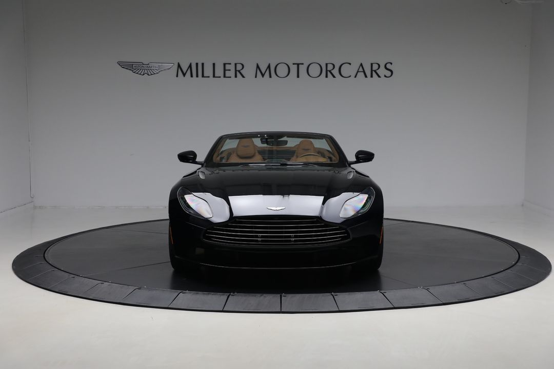 2022 Aston Martin DB11