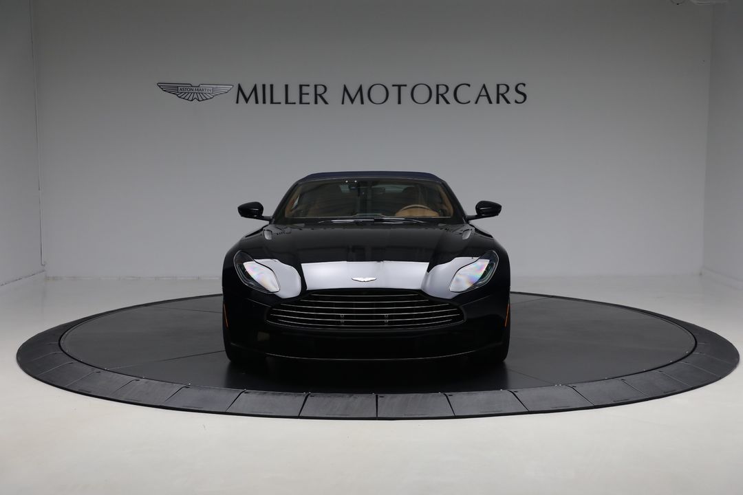 2022 Aston Martin DB11