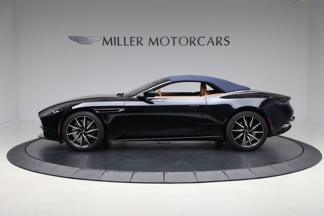 2022 Aston Martin DB11