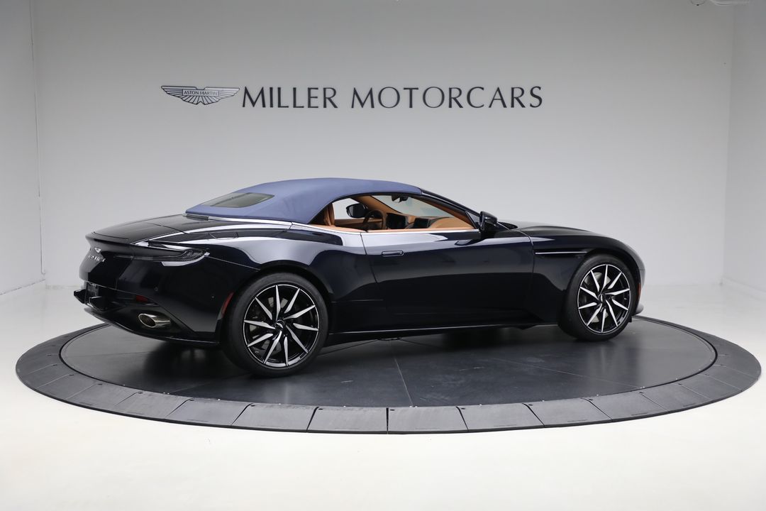 2022 Aston Martin DB11