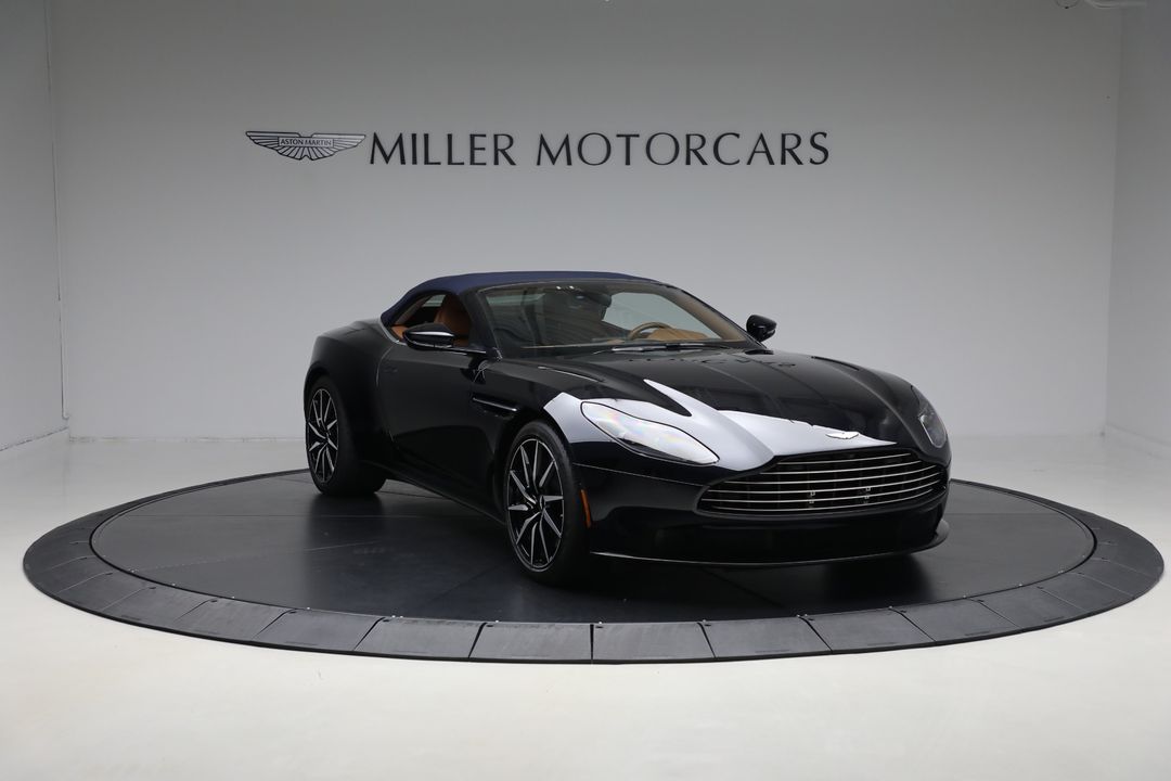 2022 Aston Martin DB11