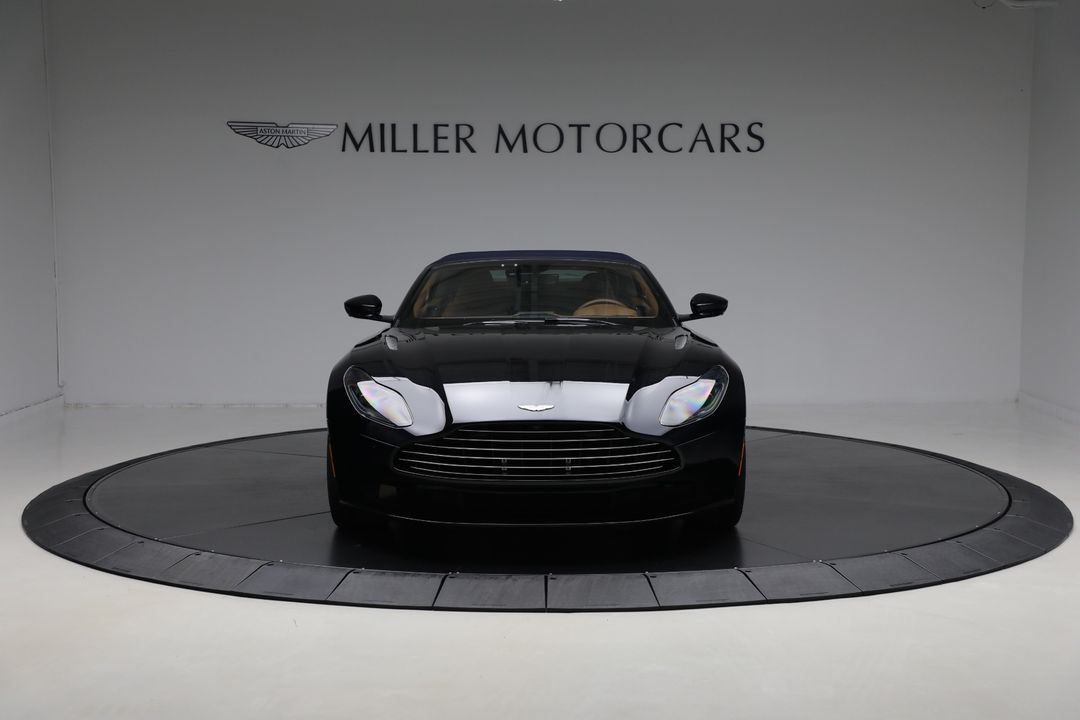2022 Aston Martin DB11